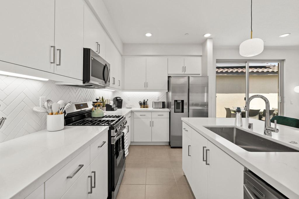 80355 Whisper Rock Way