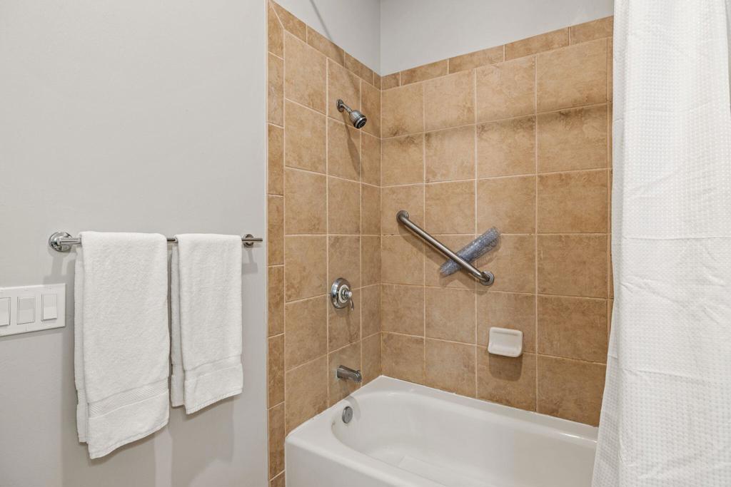 50700 Santa Rosa Plaza 1