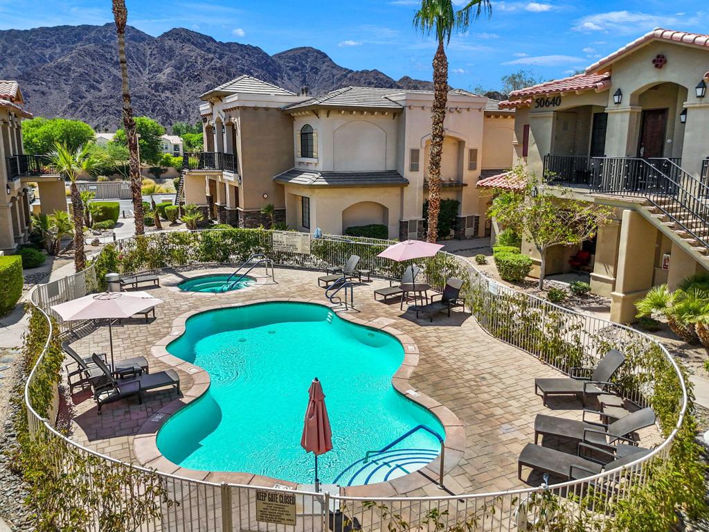 50700 Santa Rosa Plaza 7