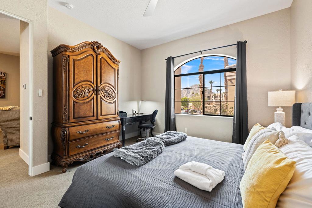 50700 Santa Rosa Plaza 7