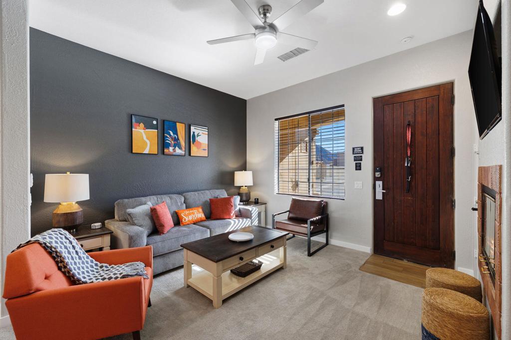 50620 Santa Rosa Plaza 4
