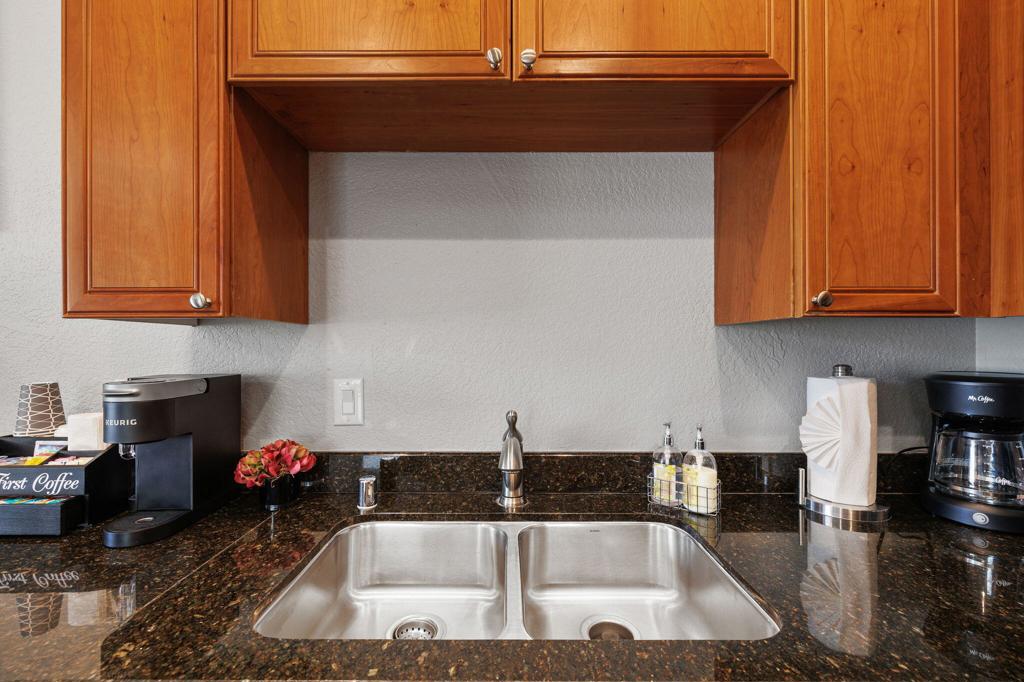 50620 Santa Rosa Plaza 4