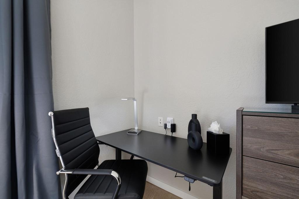 50620 Santa Rosa Plaza 4