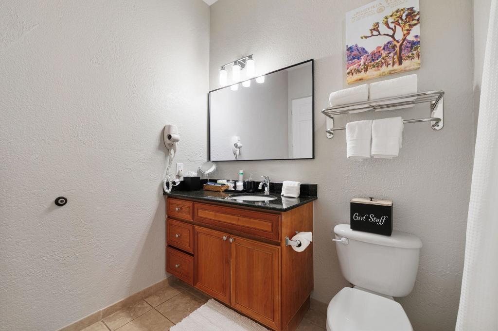 50620 Santa Rosa Plaza 4