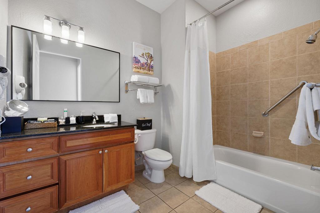 50620 Santa Rosa Plaza 4