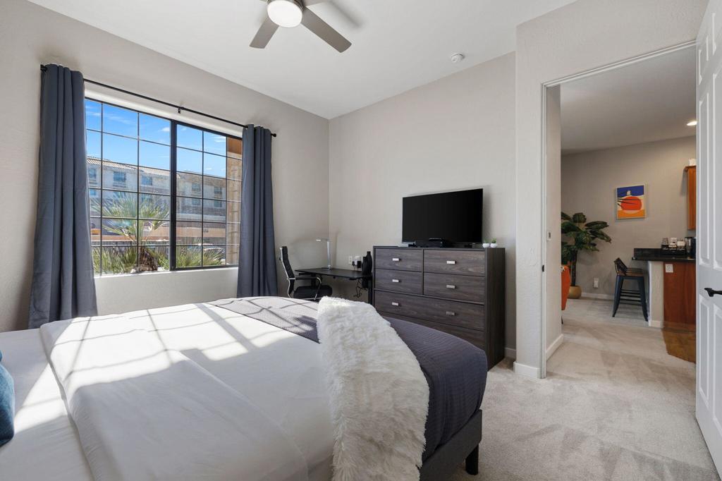 50620 Santa Rosa Plaza 4