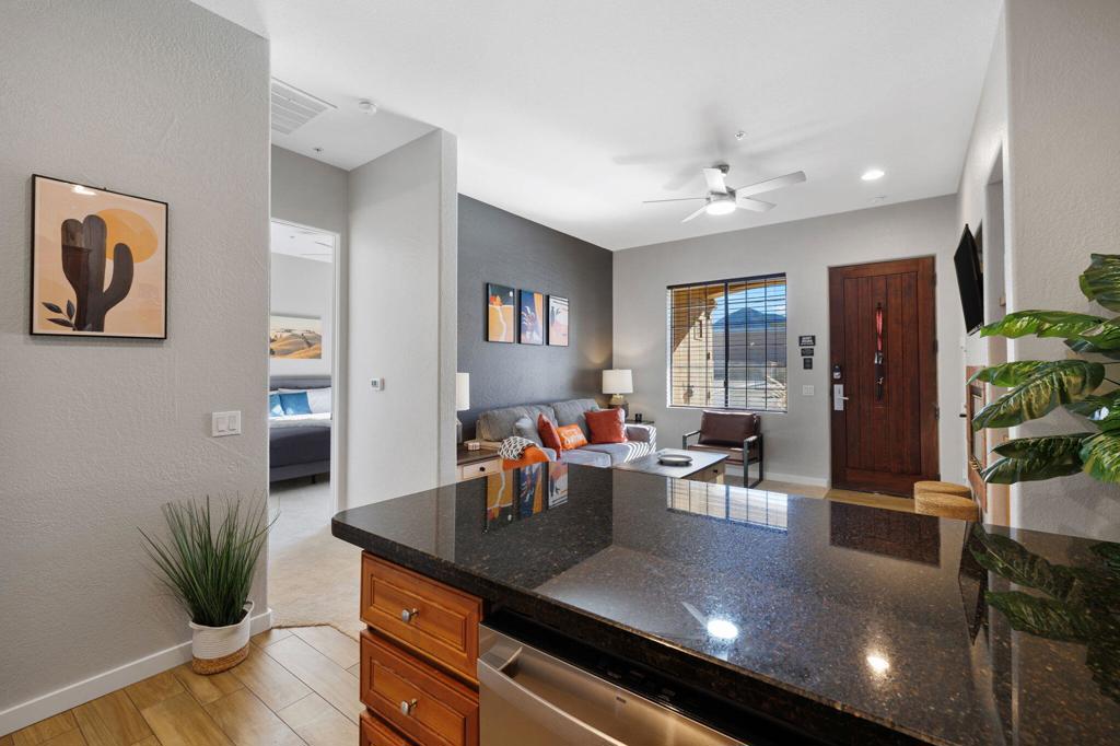 50620 Santa Rosa Plaza 4