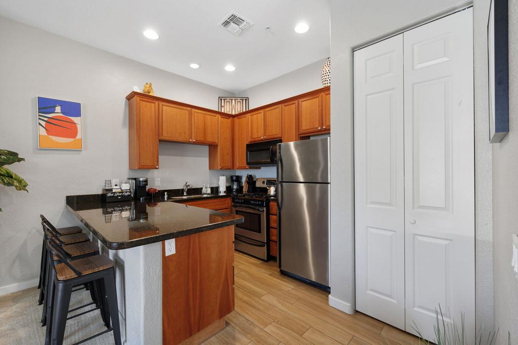 50620 Santa Rosa Plaza 4