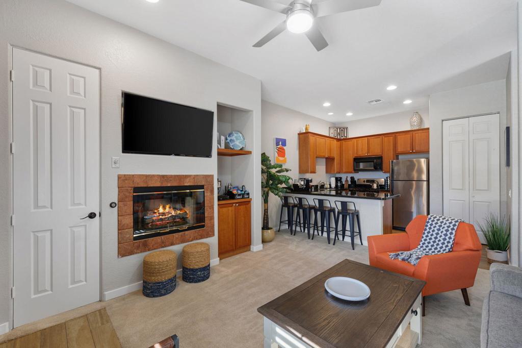 50620 Santa Rosa Plaza 4