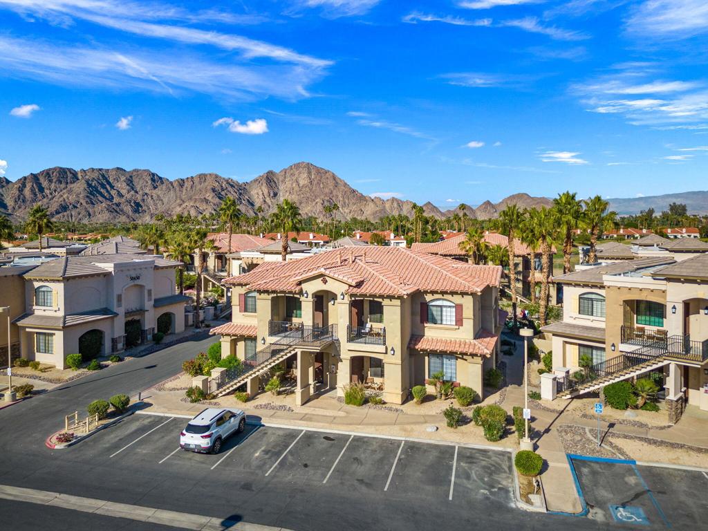 50620 Santa Rosa Plaza 4