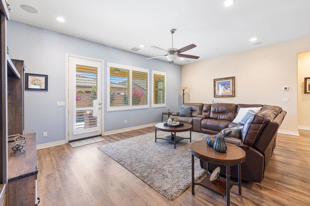 43086 Borretti Way