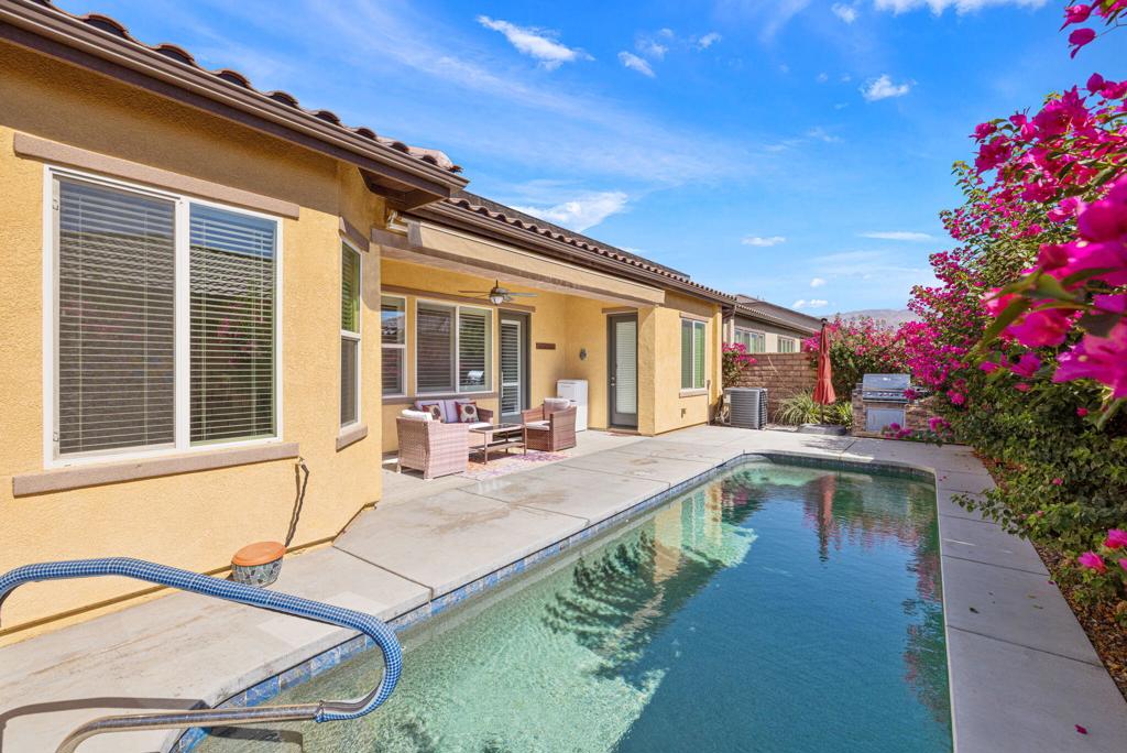 43086 Borretti Way