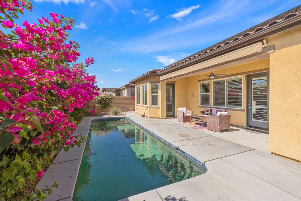 43086 Borretti Way