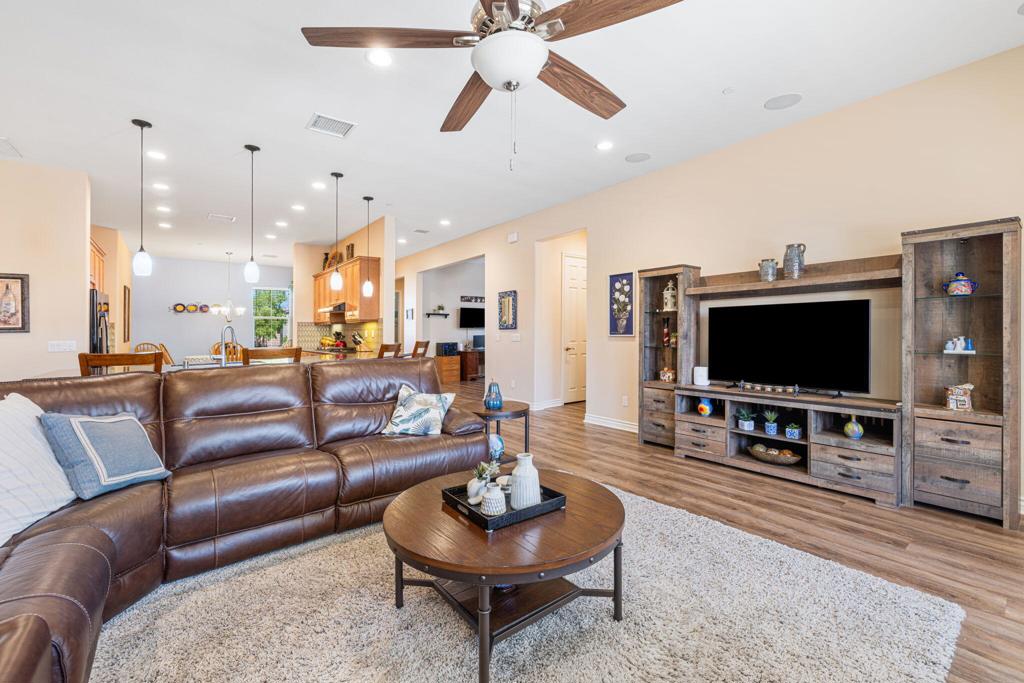 43086 Borretti Way