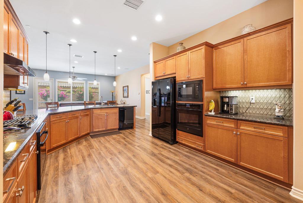43086 Borretti Way
