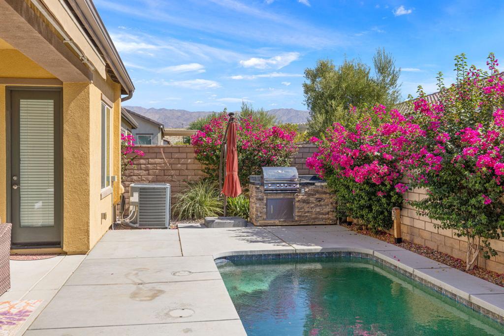 43086 Borretti Way
