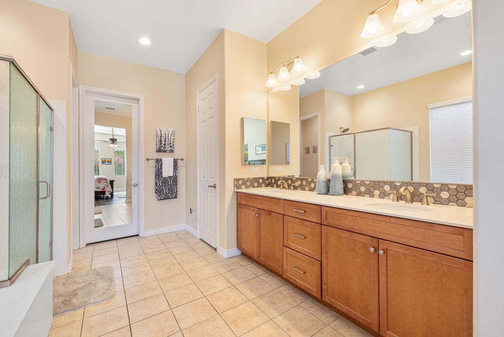 43086 Borretti Way