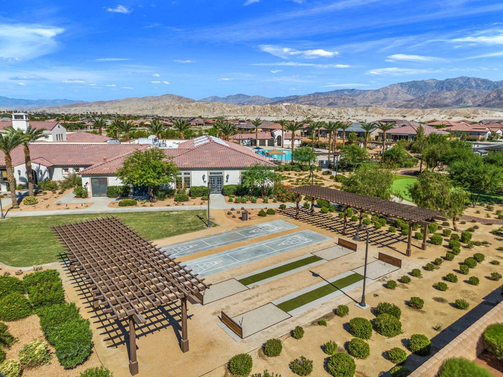 43086 Borretti Way
