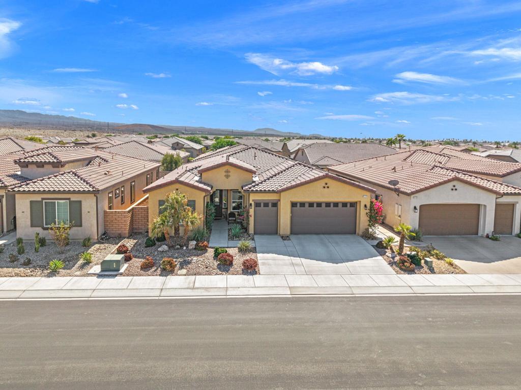43086 Borretti Way