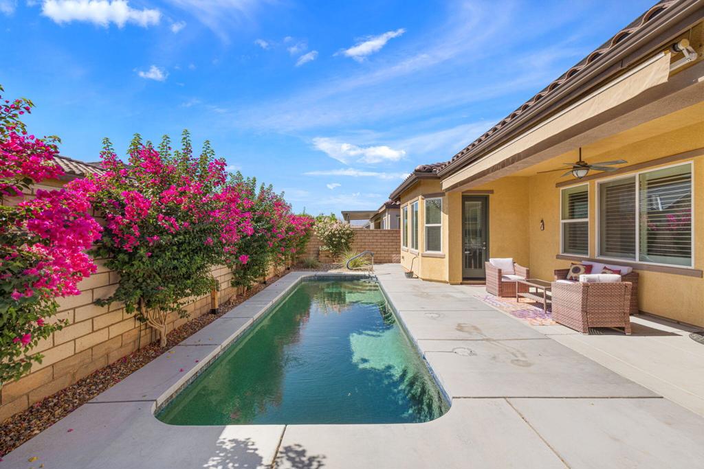 43086 Borretti Way