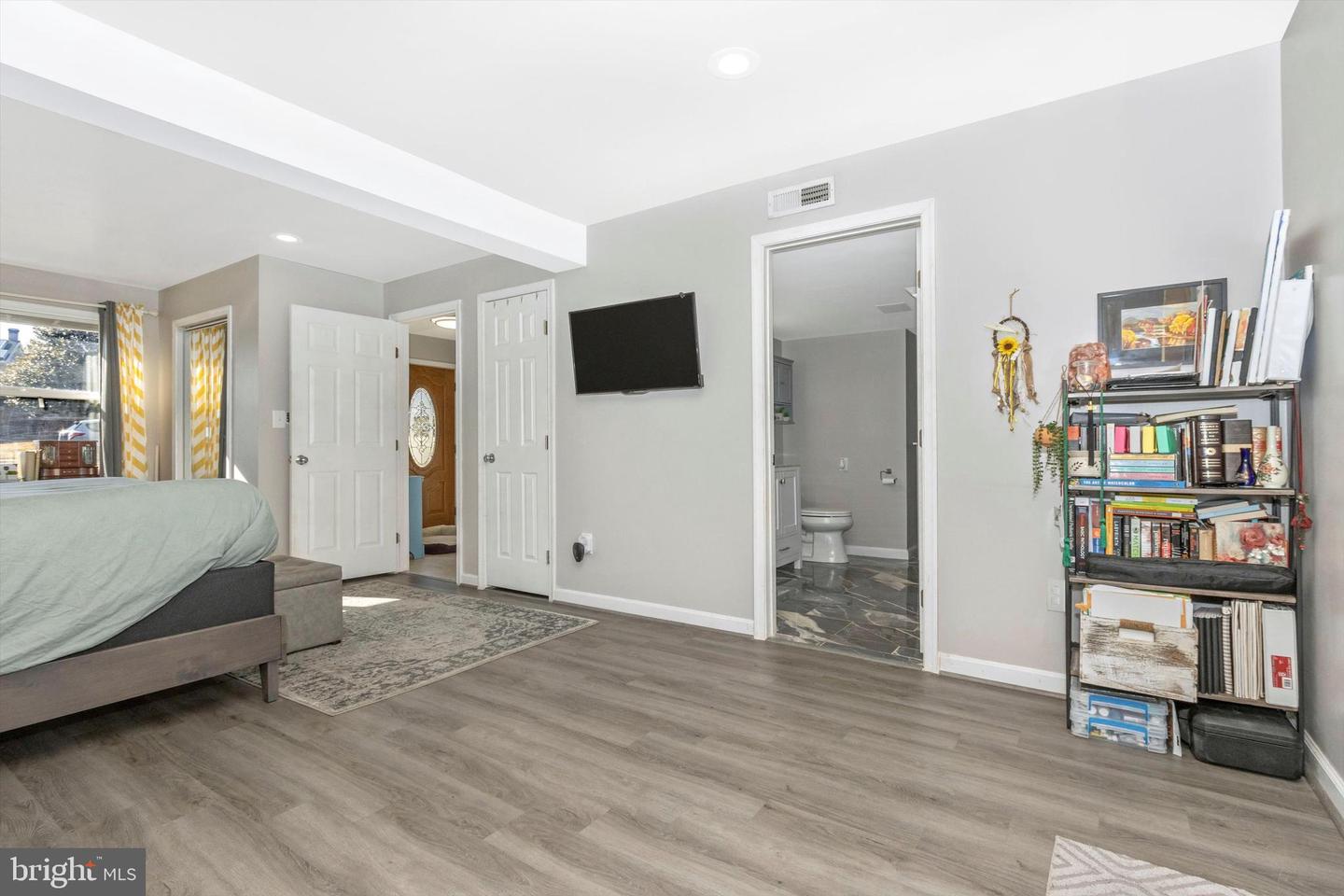 385 JAYBEA COURT
