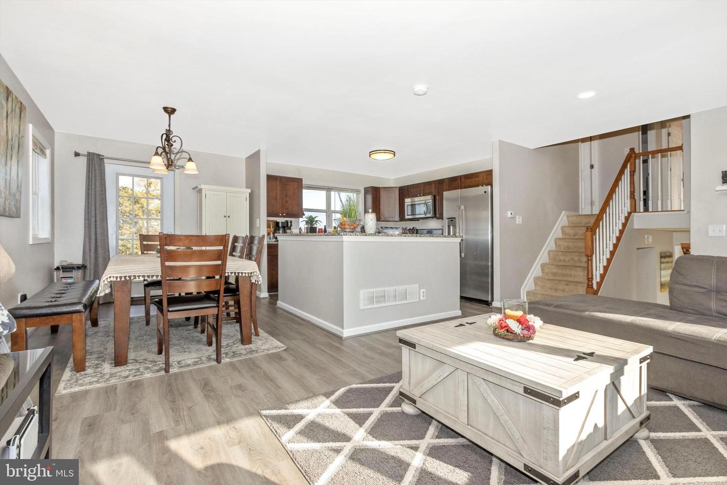 385 JAYBEA COURT
