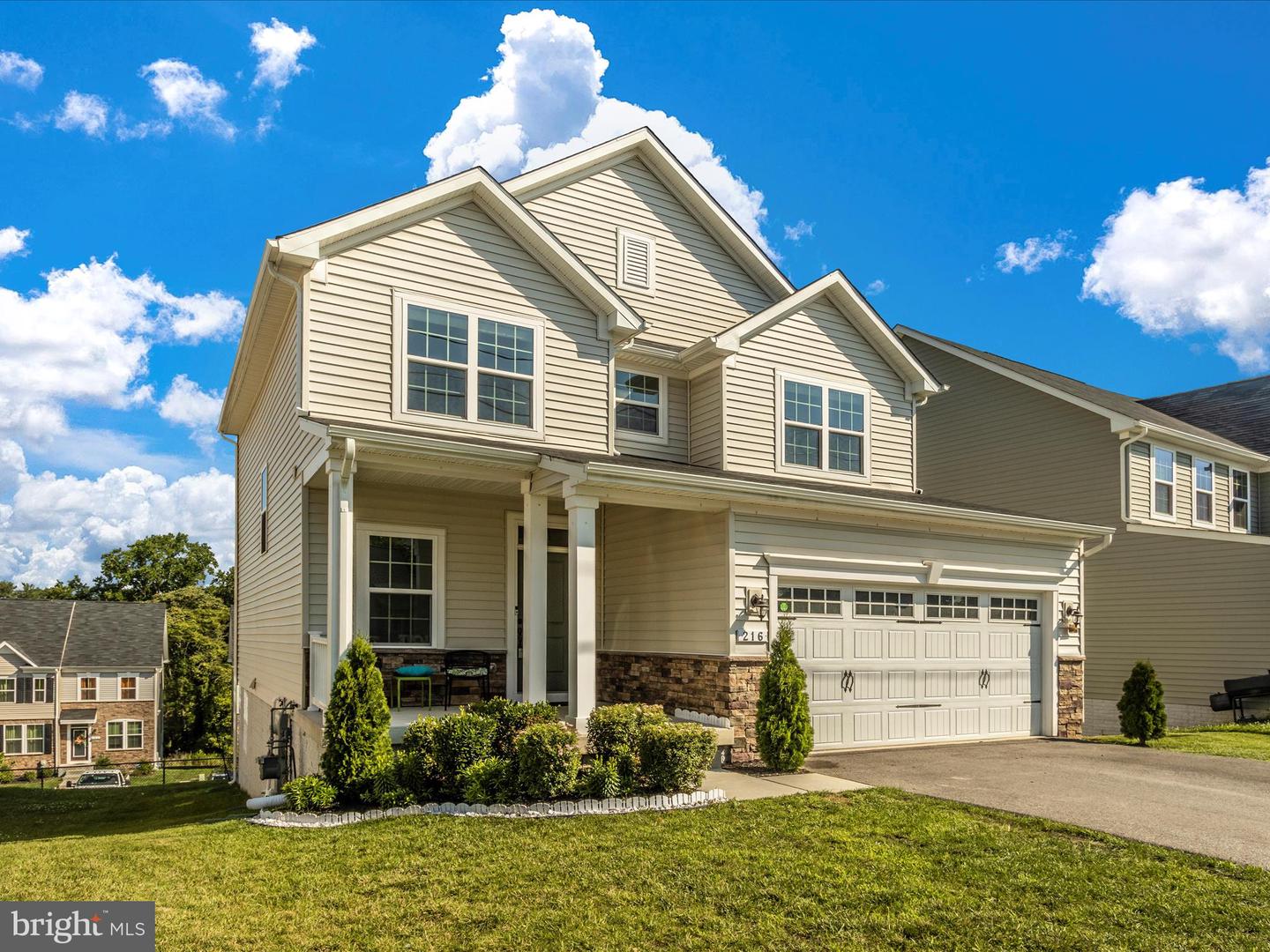 216 CEDAR HILL LANE