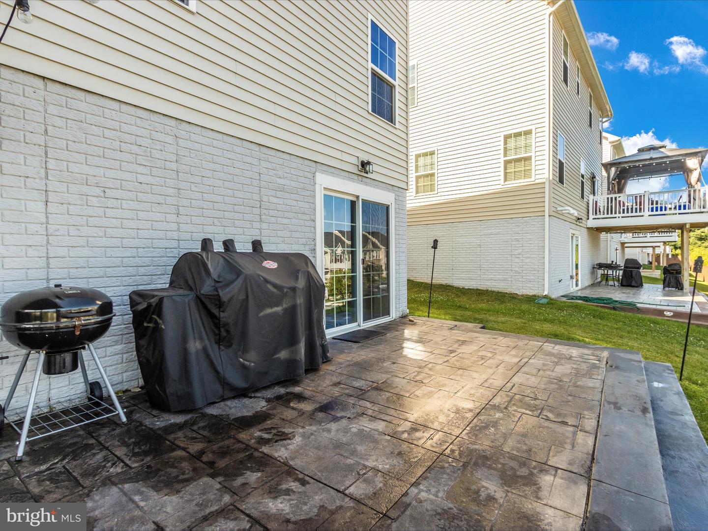 216 CEDAR HILL LANE