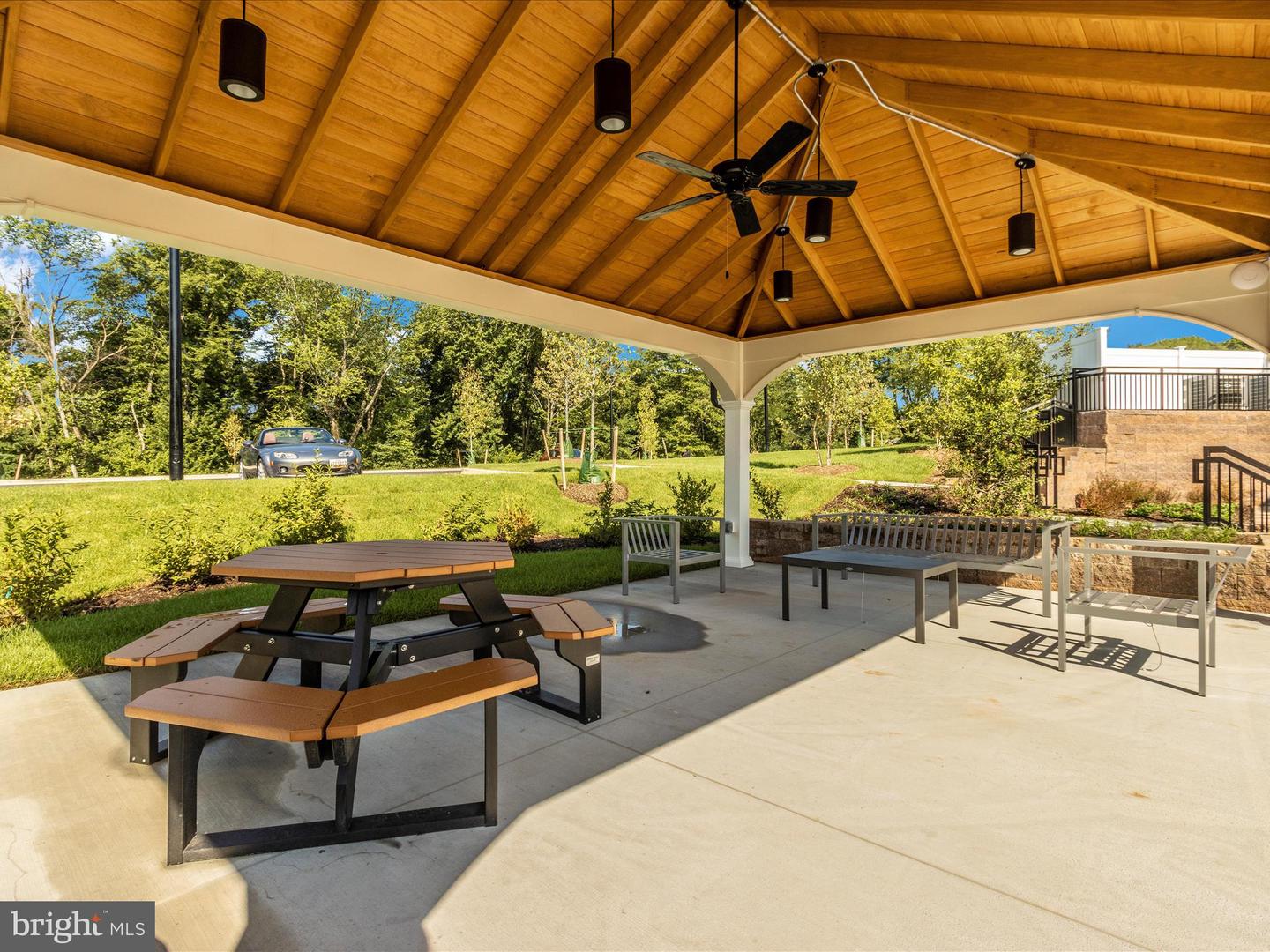 216 CEDAR HILL LANE