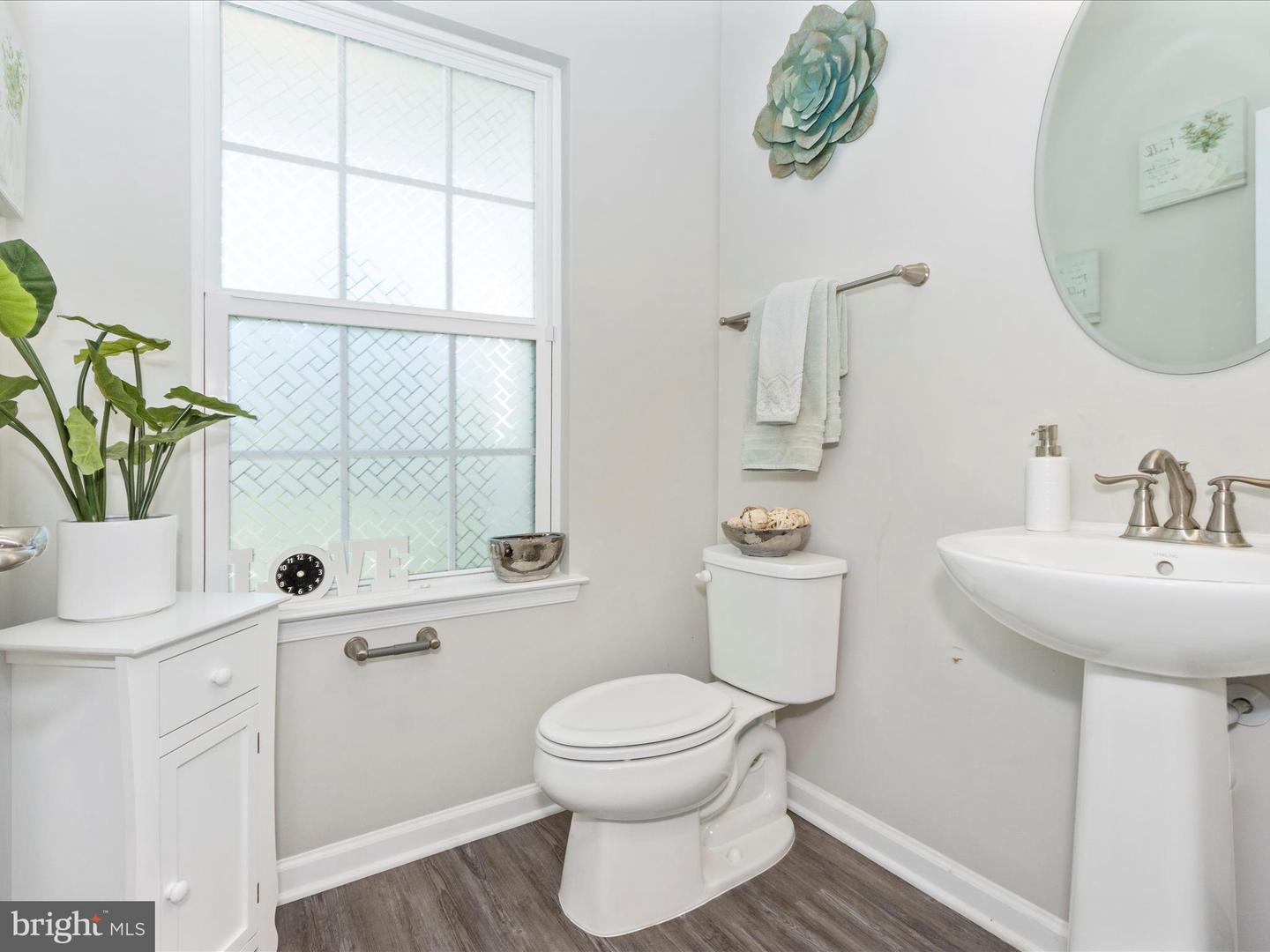 216 CEDAR HILL LANE