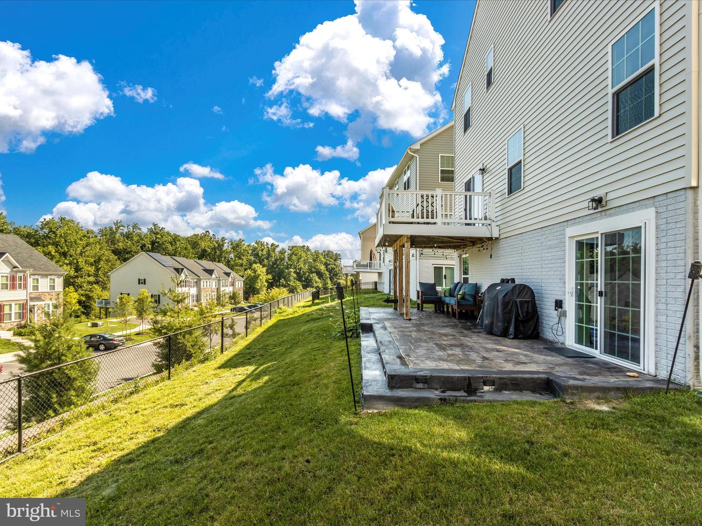 216 CEDAR HILL LANE