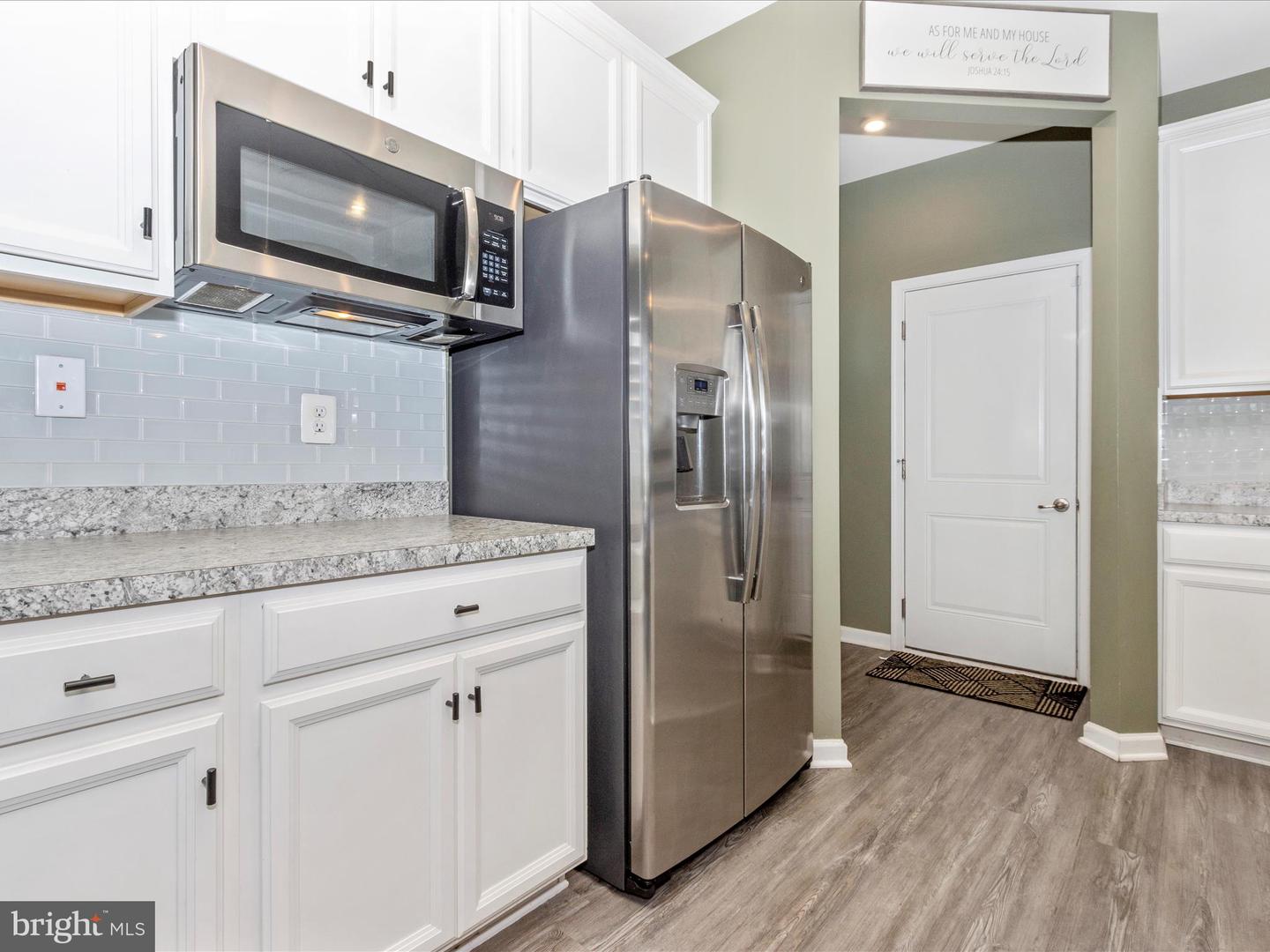 216 CEDAR HILL LANE