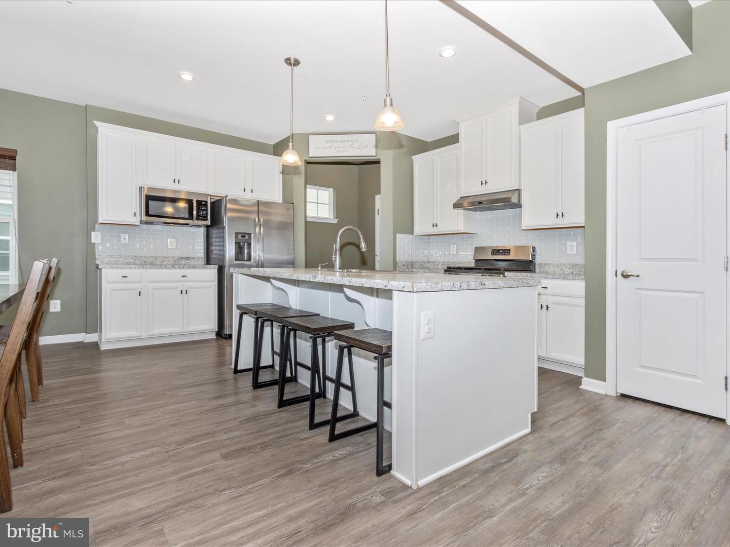 216 CEDAR HILL LANE