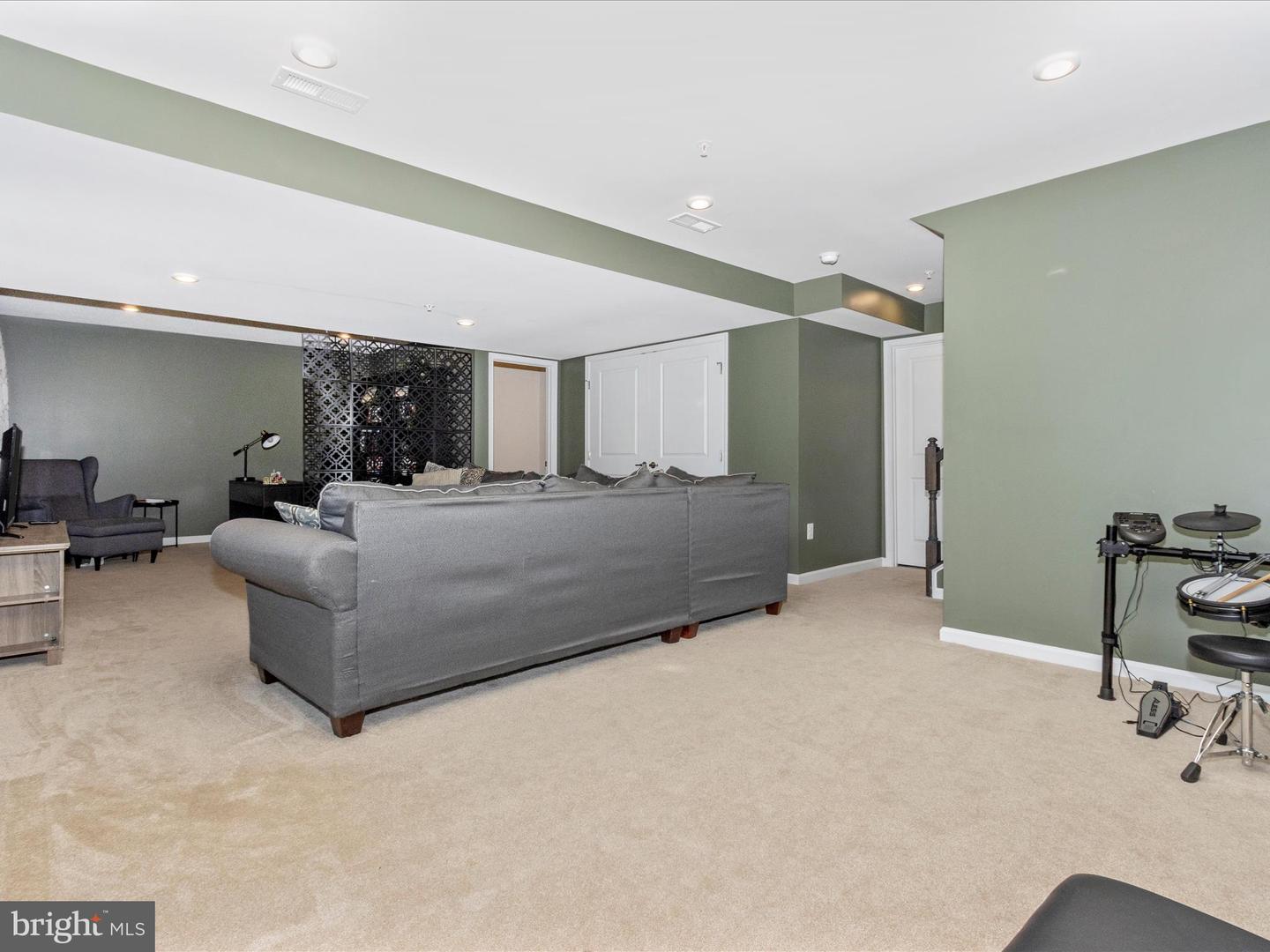 216 CEDAR HILL LANE