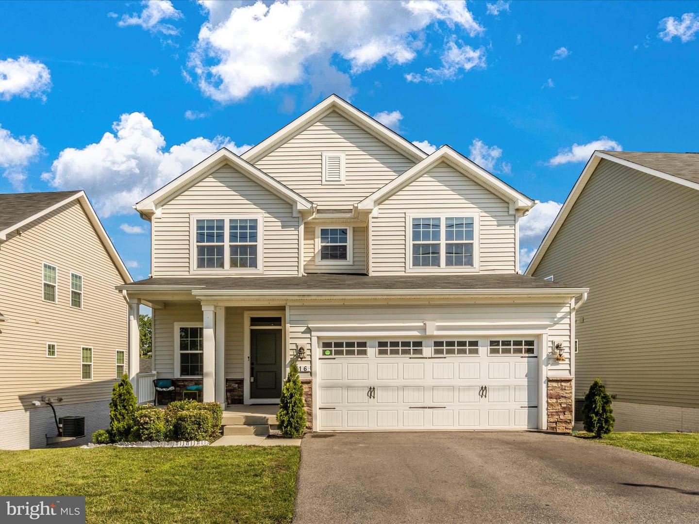 216 CEDAR HILL LANE