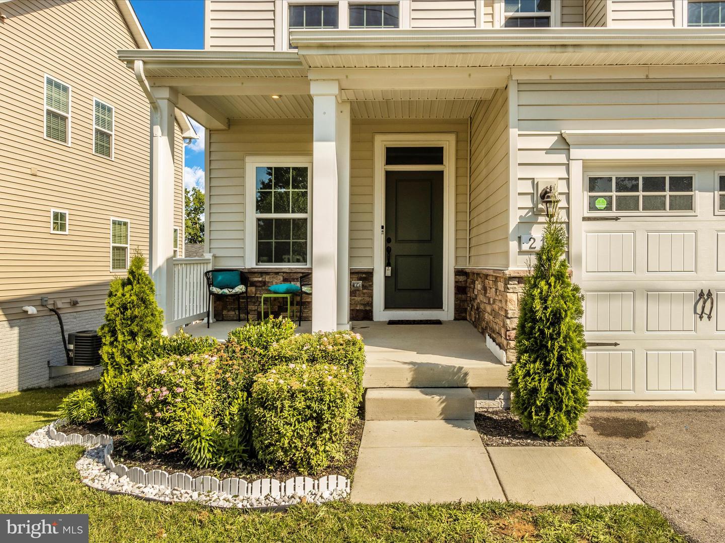 216 CEDAR HILL LANE
