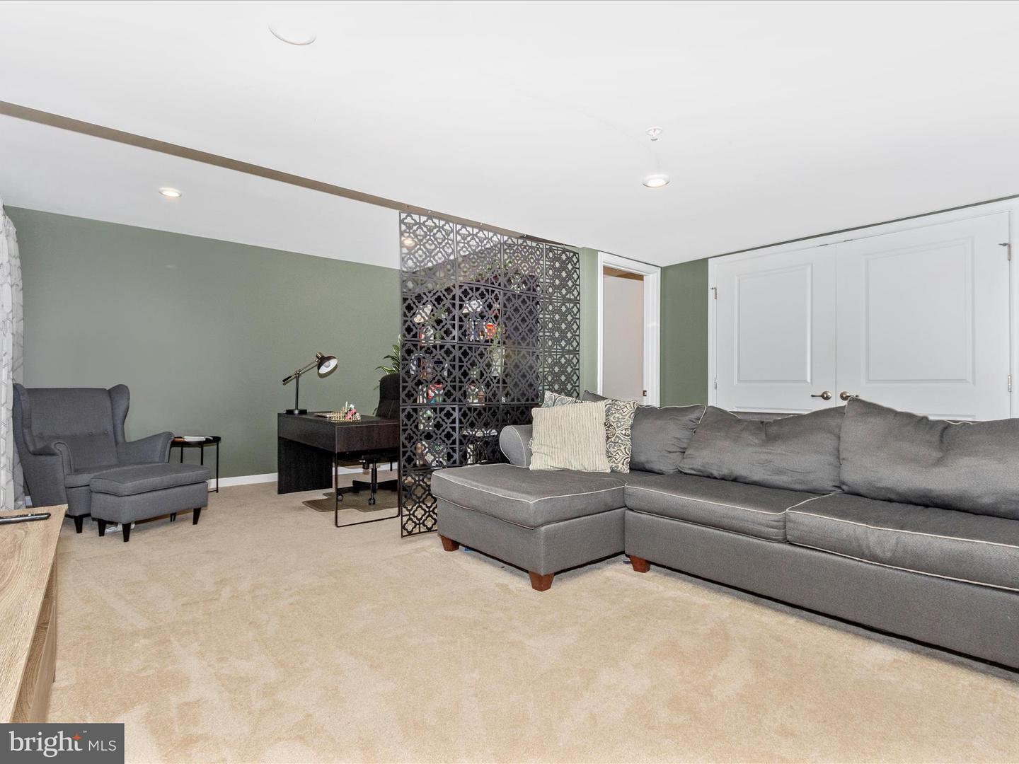 216 CEDAR HILL LANE