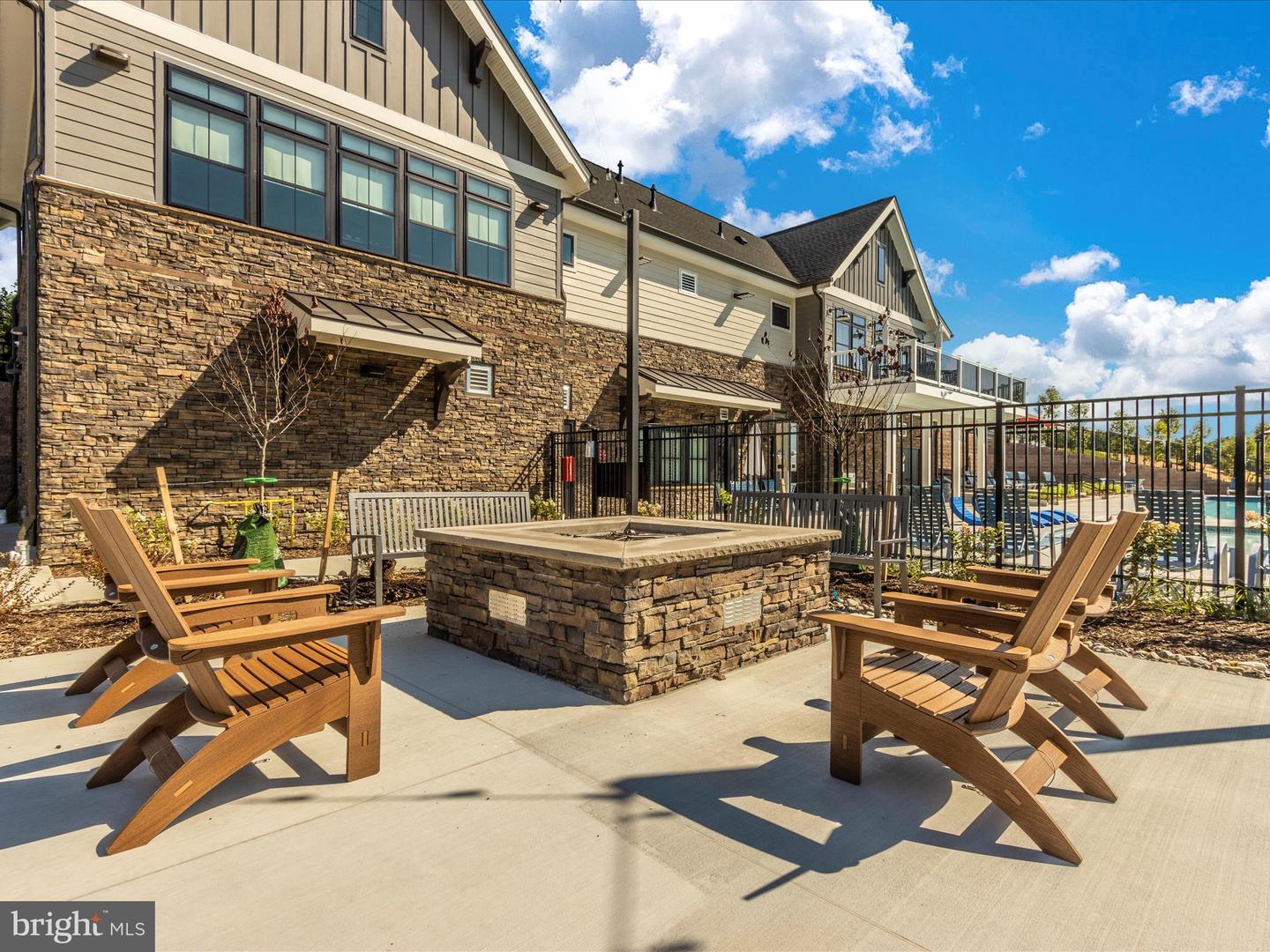 216 CEDAR HILL LANE