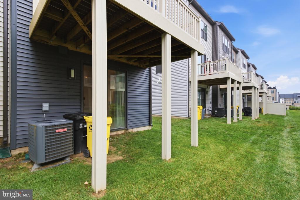 653 LAKEMONT DRIVE