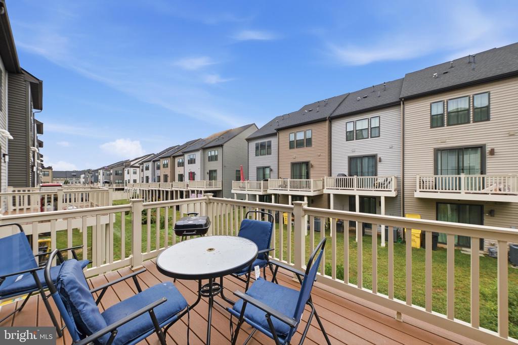 653 LAKEMONT DRIVE