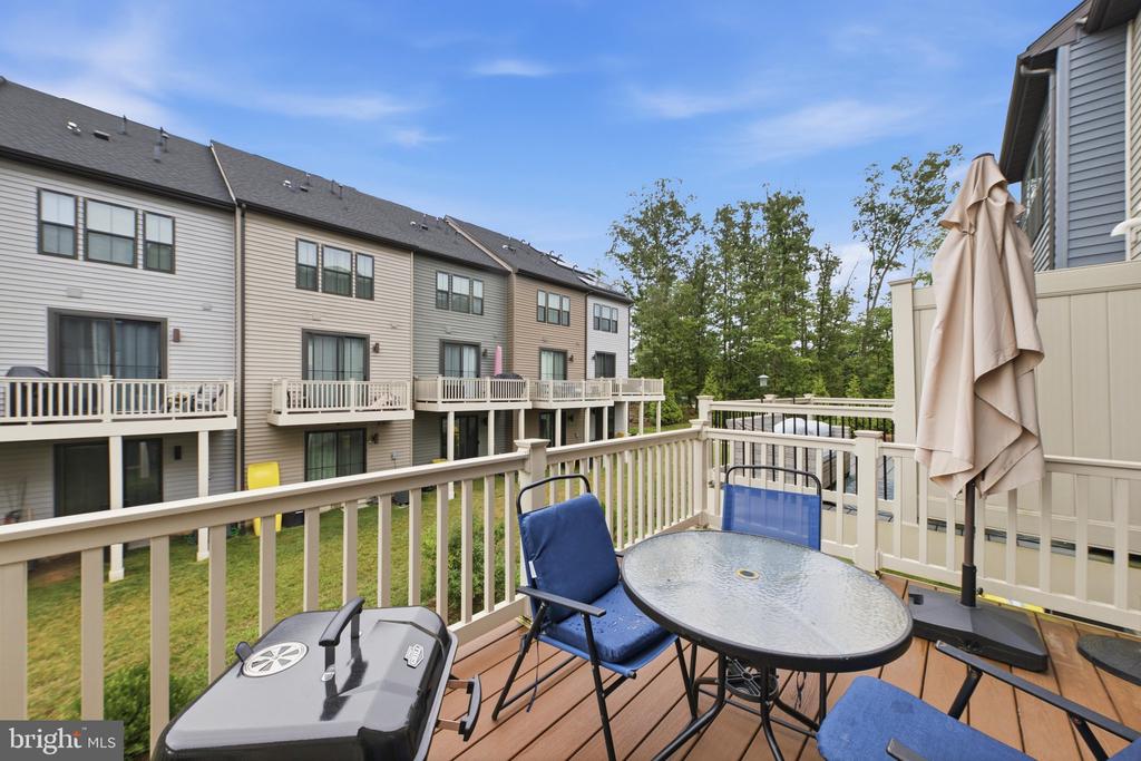 653 LAKEMONT DRIVE