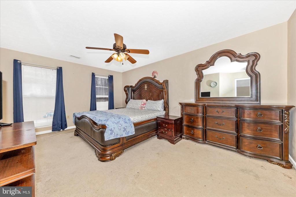 5521 AUBURN COURT