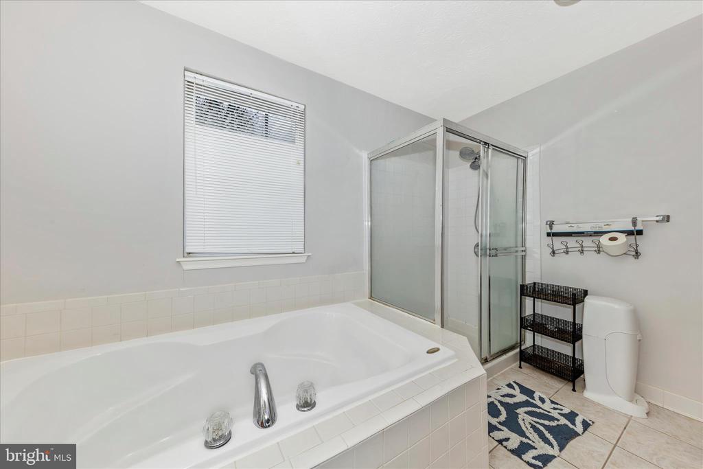 5521 AUBURN COURT