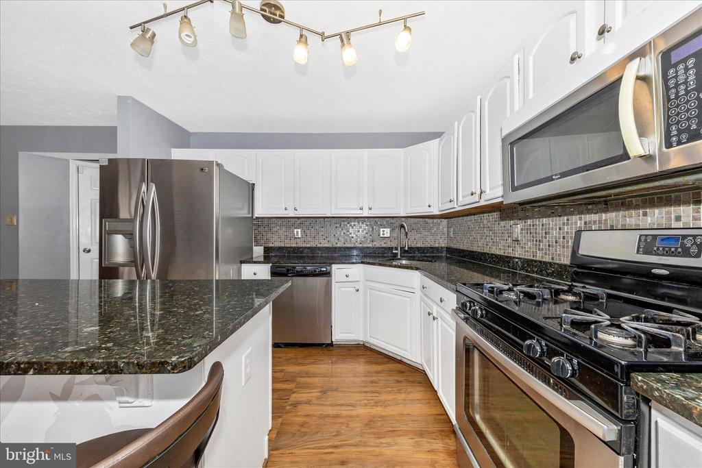 5521 AUBURN COURT