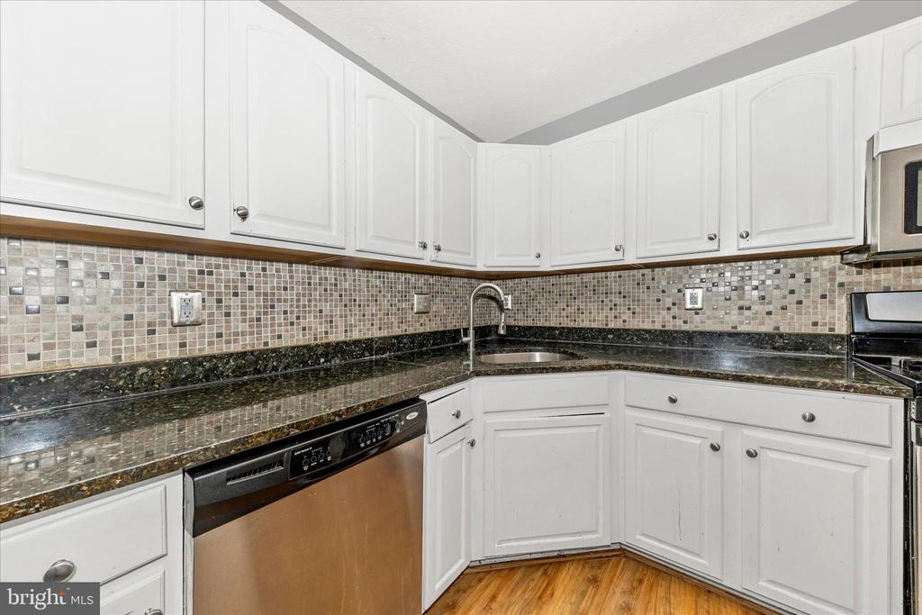 5521 AUBURN COURT