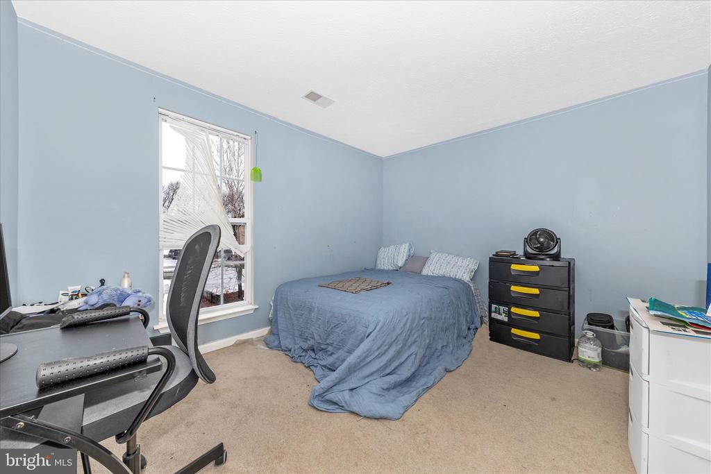 5521 AUBURN COURT