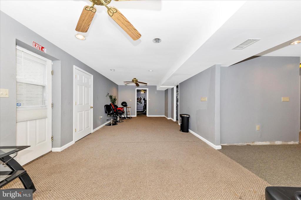 5521 AUBURN COURT