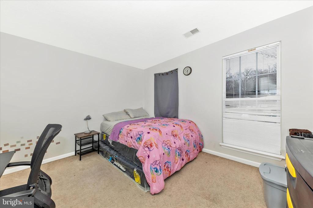 5521 AUBURN COURT