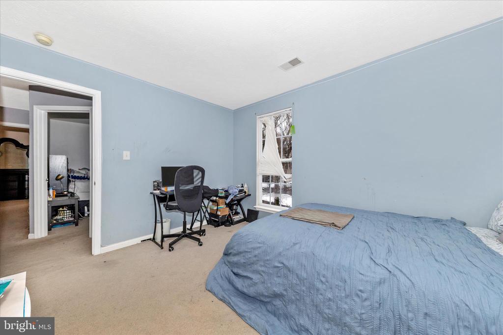 5521 AUBURN COURT
