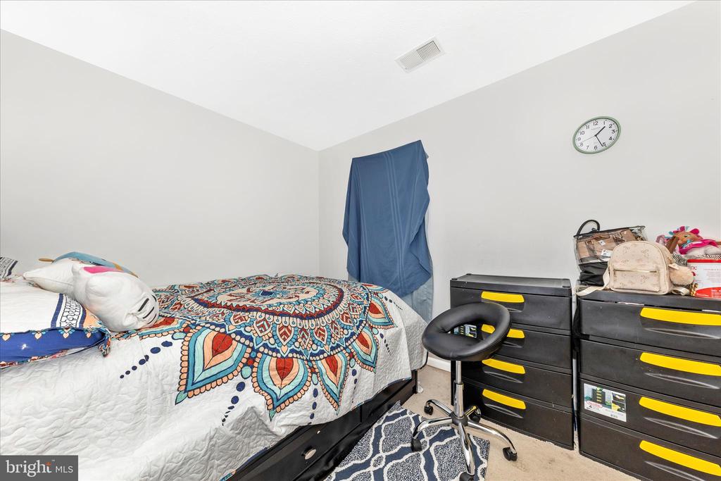5521 AUBURN COURT